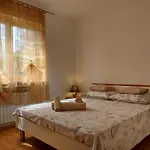Feriehus Happy House For Marina, Big Terrace With Sea View, Free Bbq & Parking - Quiet Place *