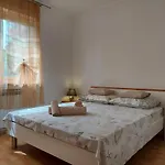 Happy House For Marina, Big Terrace With Sea View, Free Bbq & Parking - Quiet Place * Kaštela