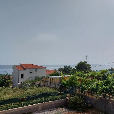 Feriehus Happy House For Marina, Big Terrace With Sea View, Free Bbq & Parking - Quiet Place Kaštela