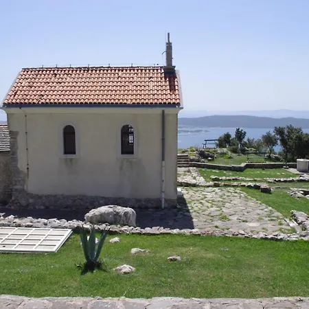 Happy House For Marina, Big Terrace With Sea View, Free Bbq & Parking - Quiet Place Kaštela